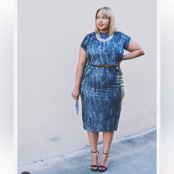 Additional Elle sparkly skirt and crop top two piece set. Never worn. Size 14 - Picture 1 of 6